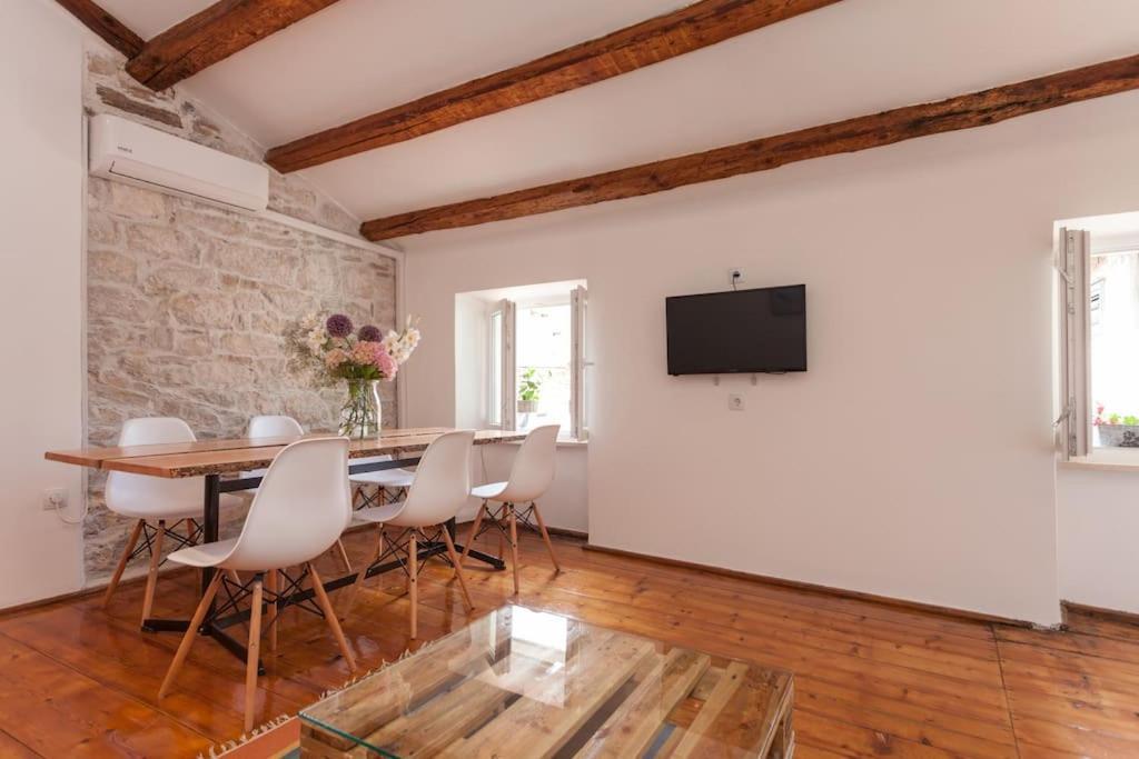 Vintage Apartment Rovinj Old Town Bagian luar foto